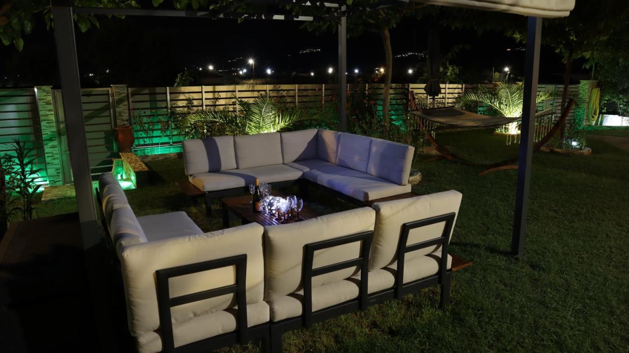 Costa Petra - Luxury Seaside Cottage With Garden - Vacation House For Families In Greece Néa Meságkala Eksteriør billede