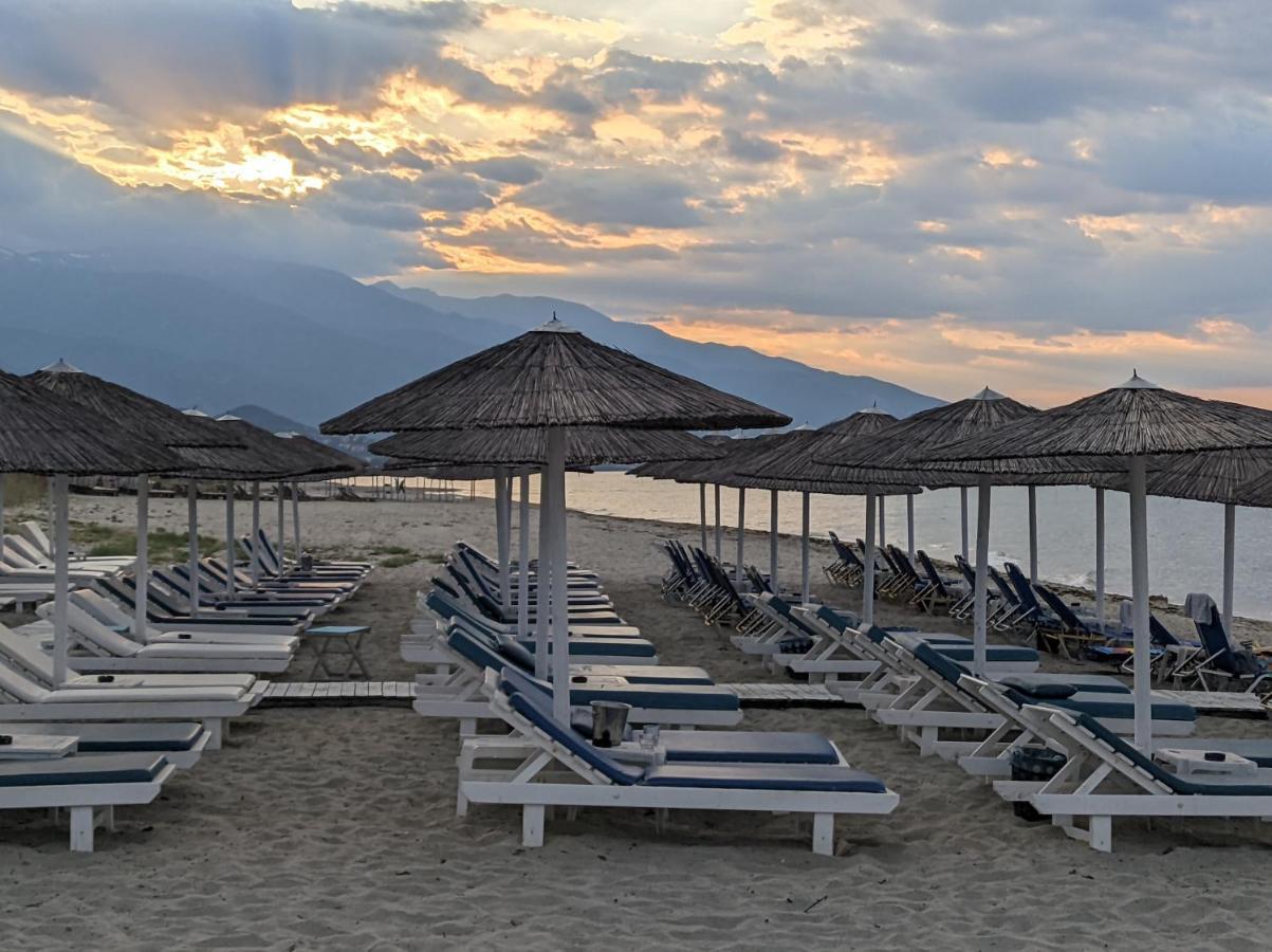 Costa Petra - Luxury Seaside Cottage With Garden - Vacation House For Families In Greece Néa Meságkala Eksteriør billede