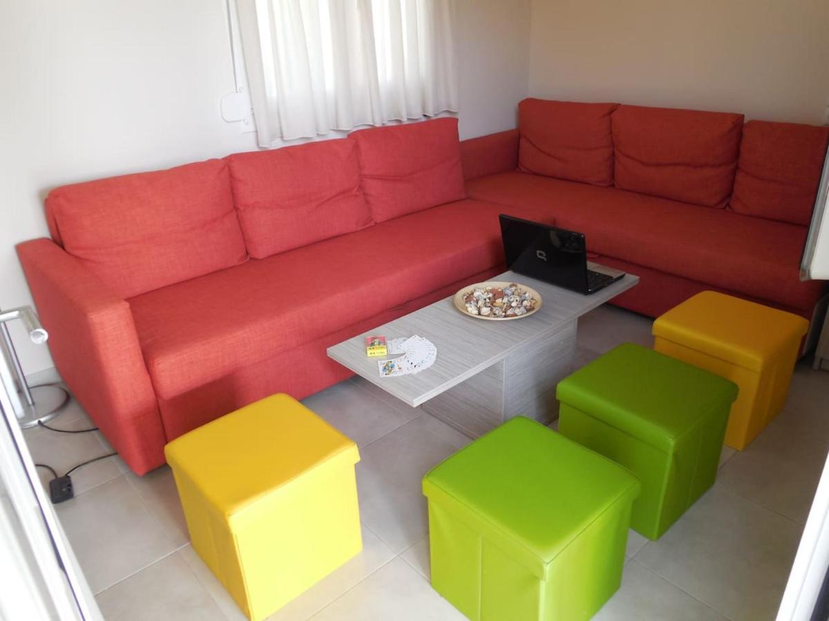 Costa Petra - Luxury Seaside Cottage With Garden - Vacation House For Families In Greece Néa Meságkala Eksteriør billede