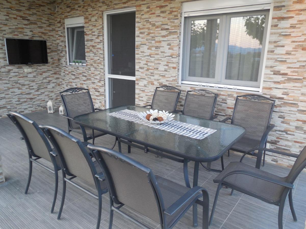 Costa Petra - Luxury Seaside Cottage With Garden - Vacation House For Families In Greece Néa Meságkala Eksteriør billede